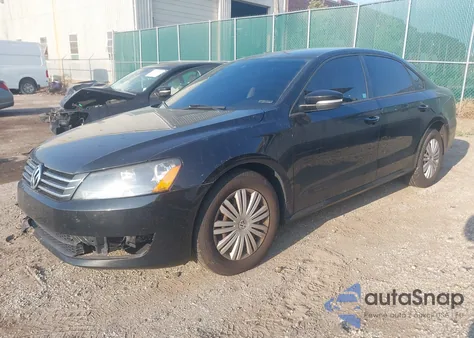 2015 Volkswagen Passat 1.8T S из США, поврежденный, VIN 1VWAS7A38FC063559